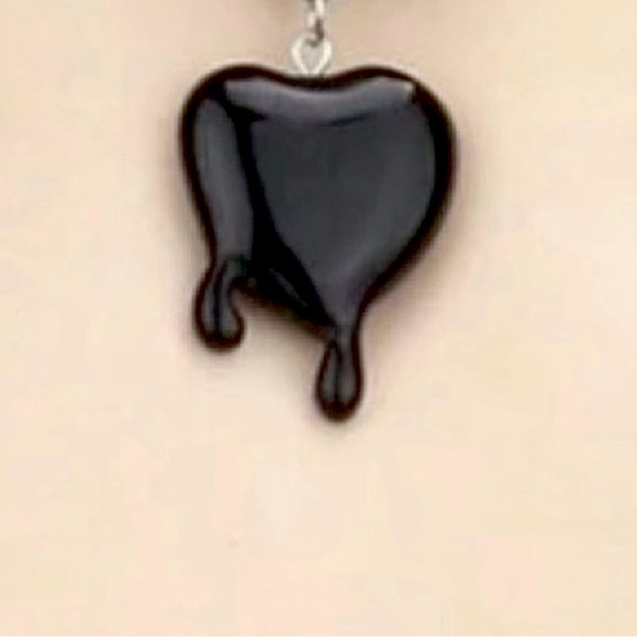 Dark Heart Black Blood Slime Liquid Dripping Droplet Goth Vamp Werewolf Necklace - Picture 8 of 11